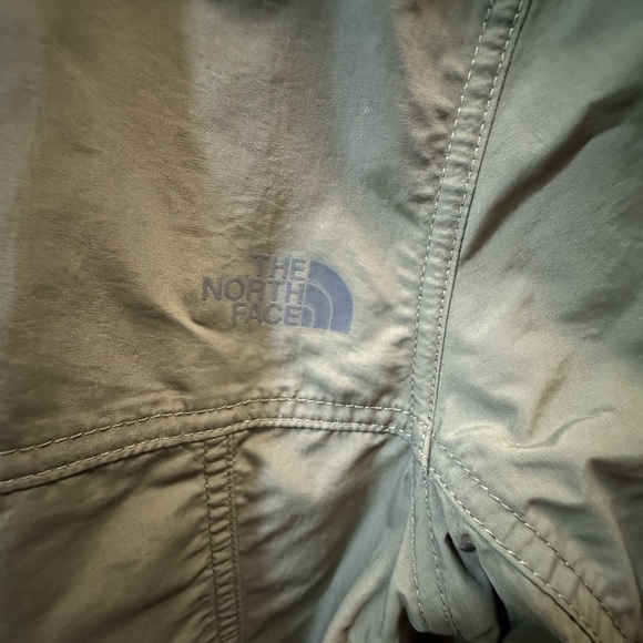 The North Face Windbreaker - Picture 4 of 6